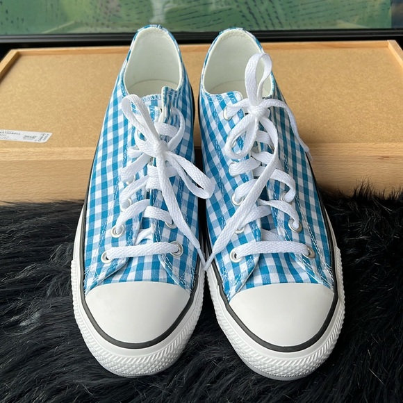 Converse Shoes - Women’s Chuck Taylor All Star Gingham.